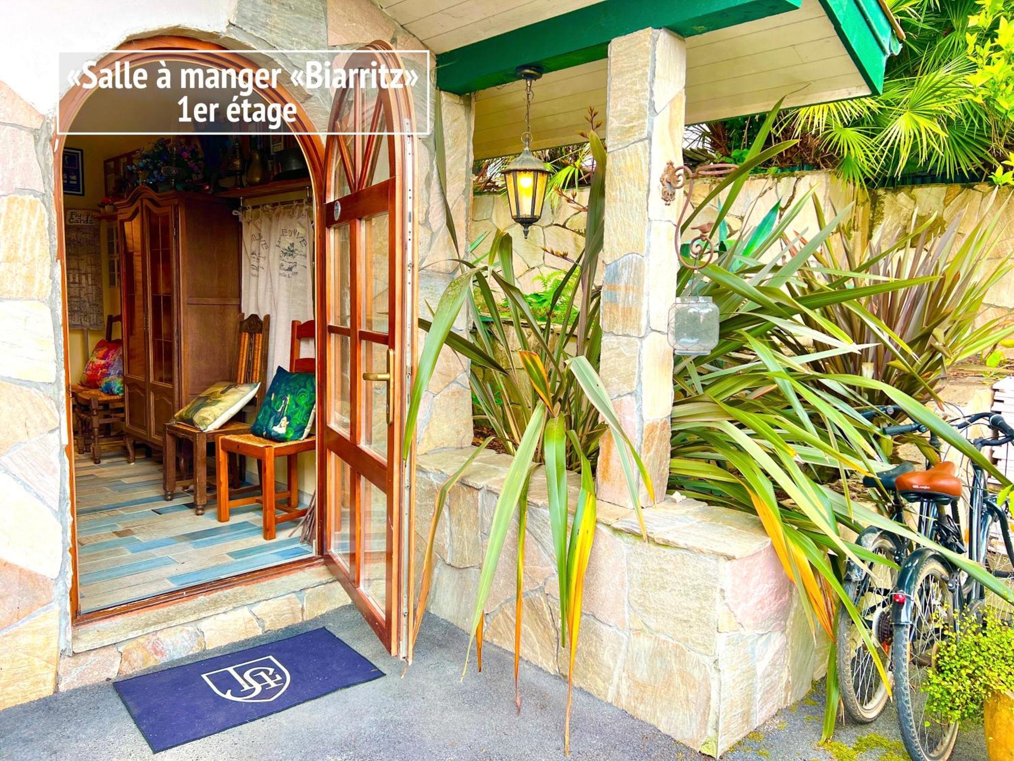 Villa Merkel: 23 travelers 10 bedrooms 9 WC, Pool Anglet Exteriör bild