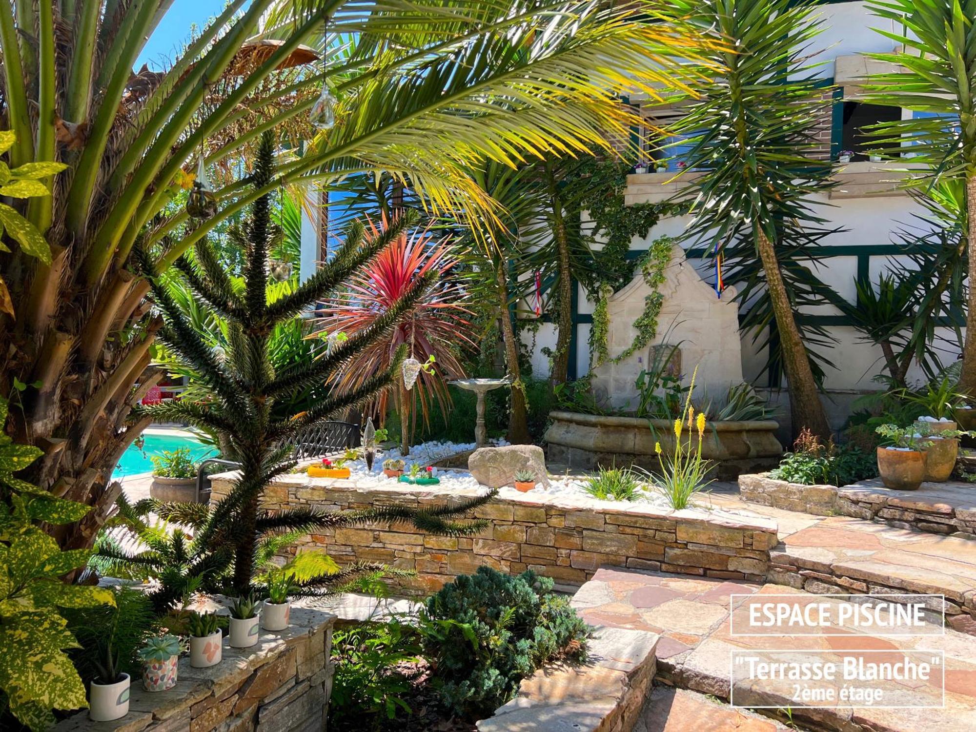 Villa Merkel: 23 travelers 10 bedrooms 9 WC, Pool Anglet Exteriör bild